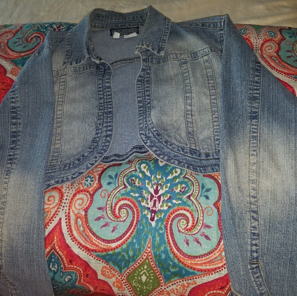 Short  white wash Jean jacket